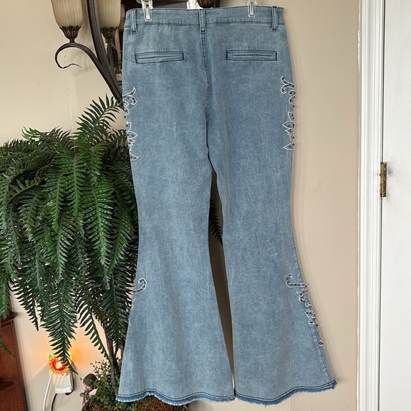 POL High Waist Stretch Blue Jeans Embroidered Black Floral Beaded Bell Bottoms - Picture 9 of 15